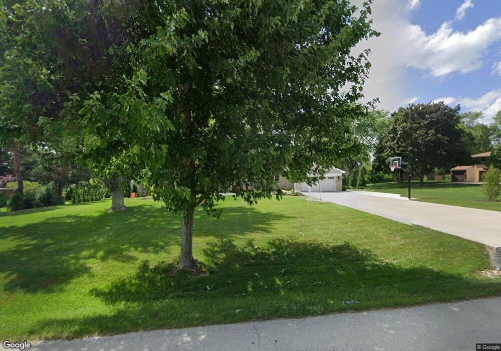 2105 Cloverhill Rd, Elm Grove, WI 53122 - photo 1