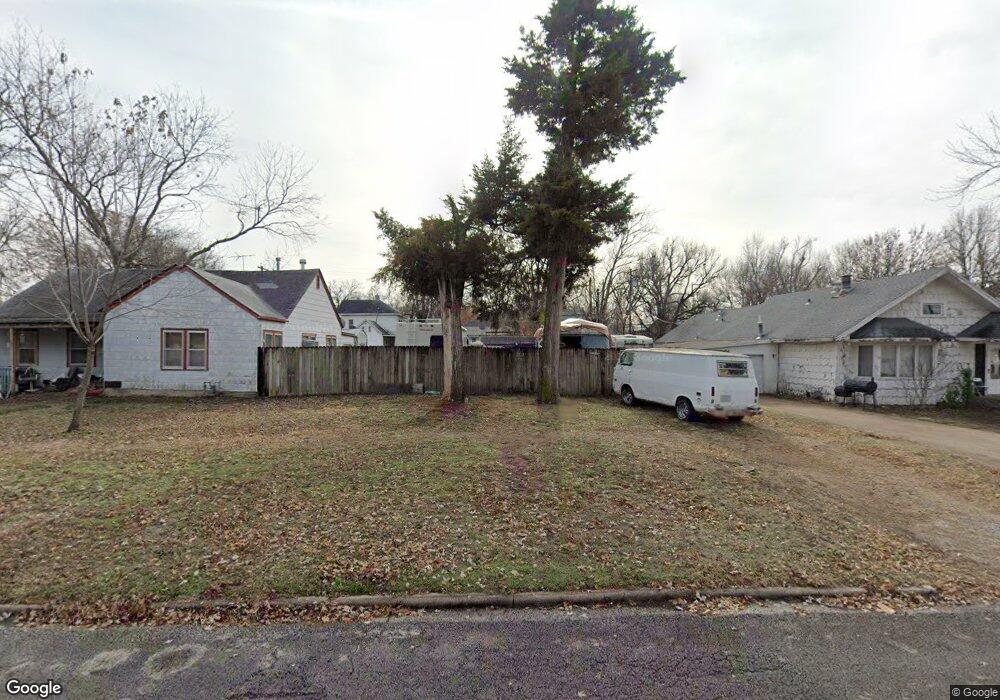 1814 Kennedy Ave, Parsons, KS 67357 - photo 1