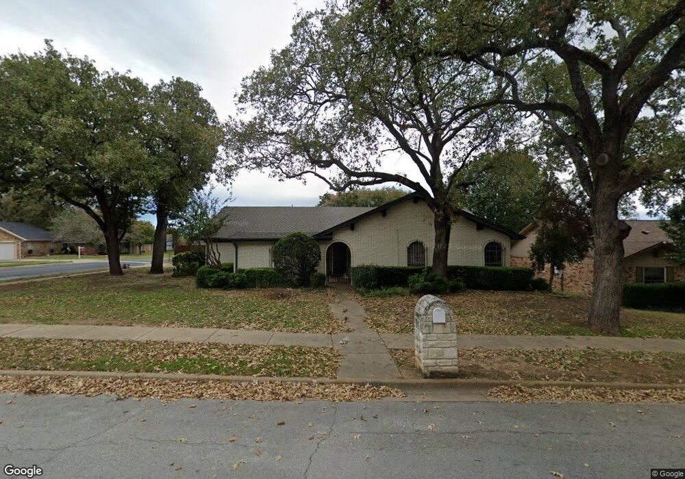 701 Glenhaven Dr, Hurst, TX 76054 - photo 1