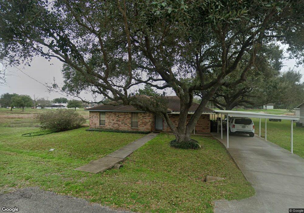 607 S Douglas St, Alvin, TX 77511 - photo 1