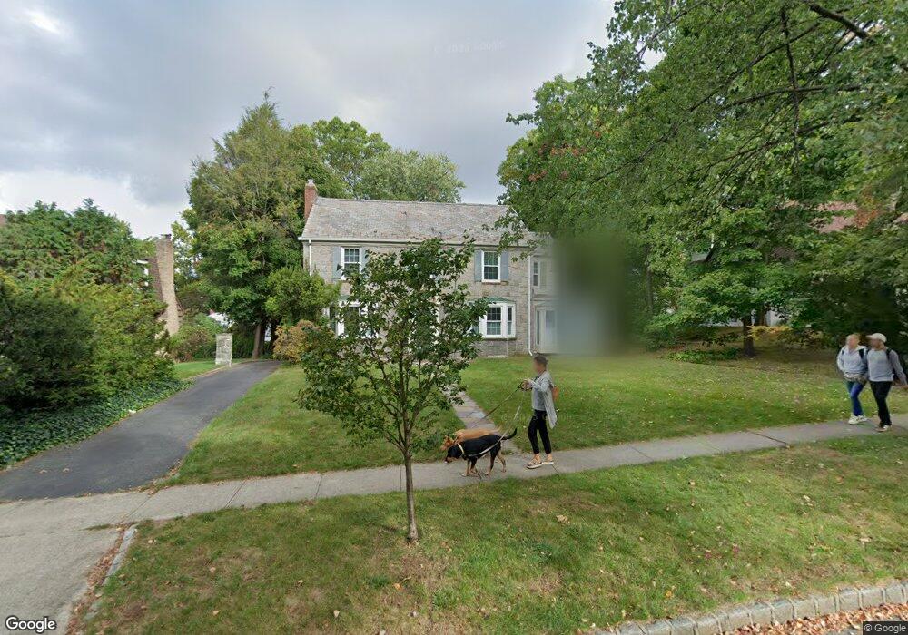 145 Schenck Ave, Great Neck, NY 11021 - photo 1