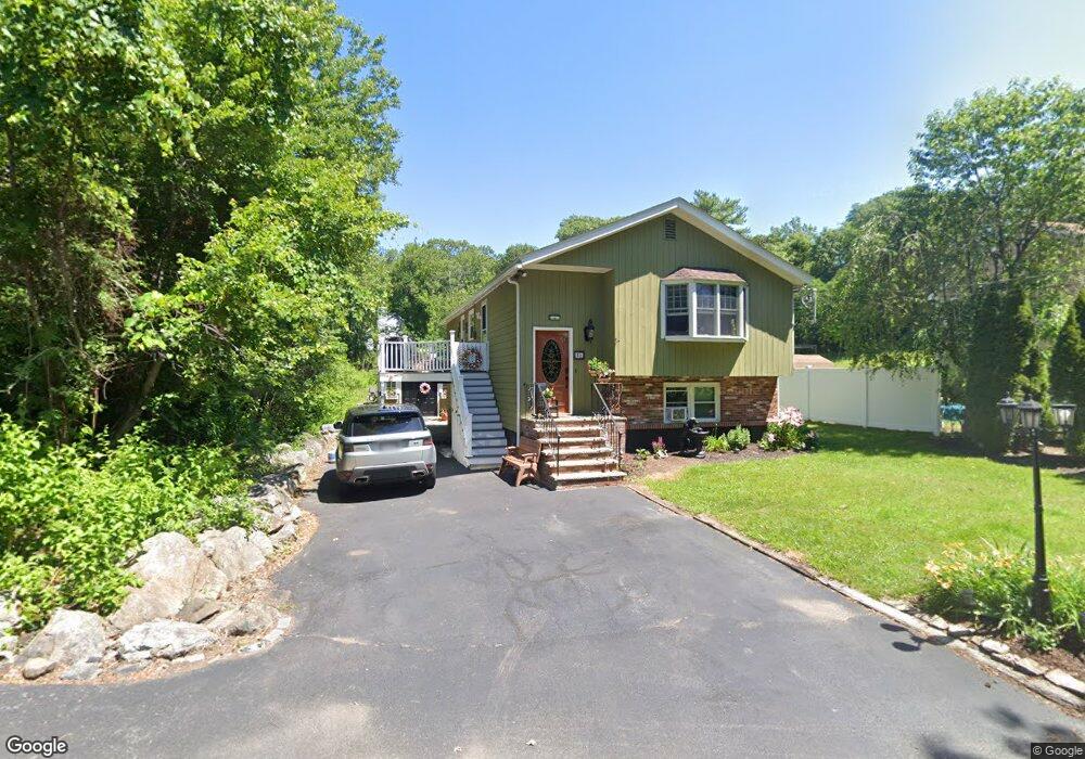 35 Oak Point Rd, Saugus, MA 01906 - photo 1