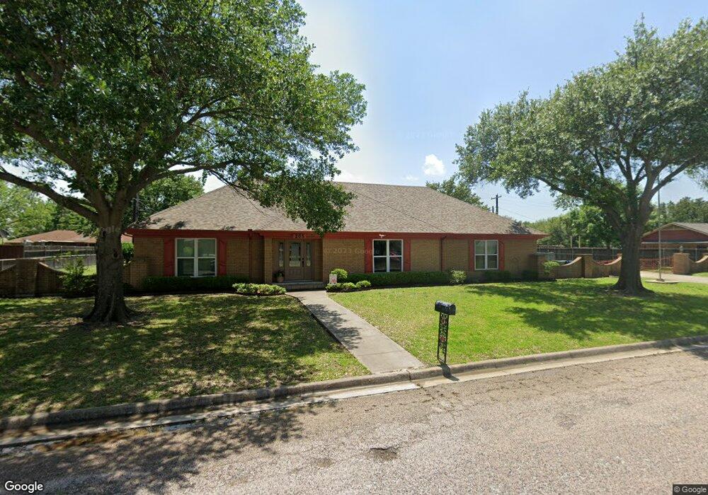 205 Red River Dr, Whitesboro, TX 76273 - photo 1