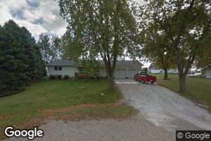 102 S Wiles Ct, Abingdon, IL 61410