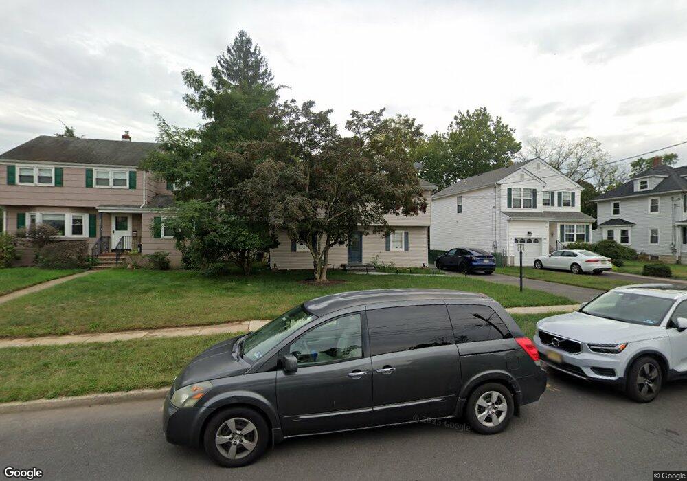 315 Oak Pkwy, Dunellen, NJ 08812 - photo 1