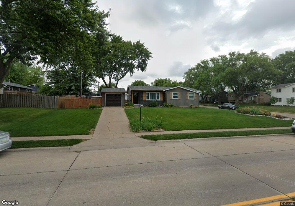 506 W 46th St, Davenport, IA 52806 - photo 1