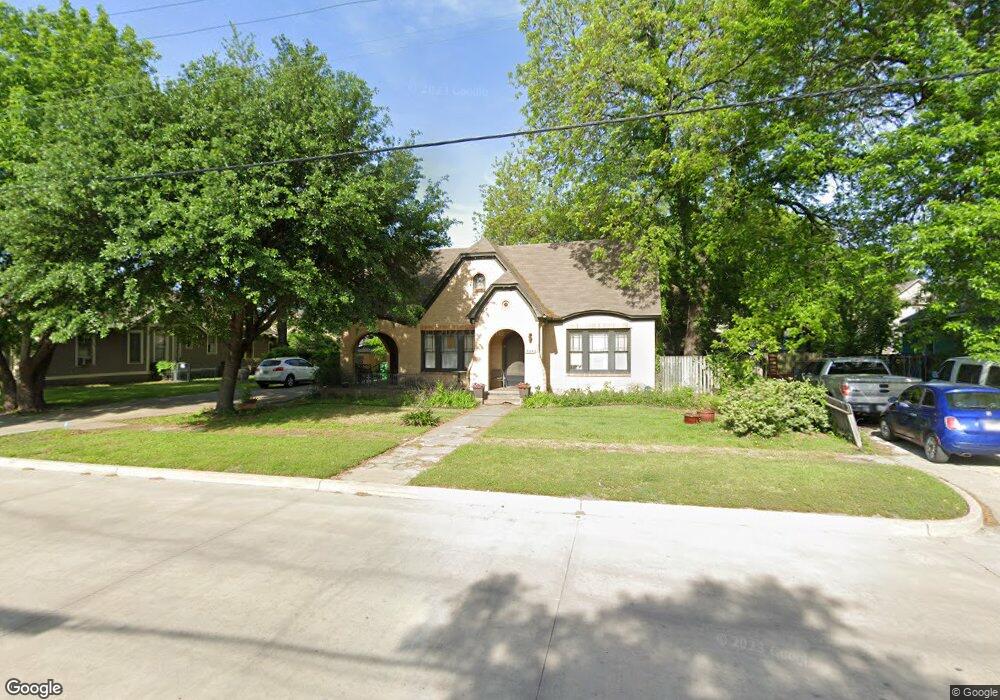 509 N Dixon St, Gainesville, TX 76240 - photo 1