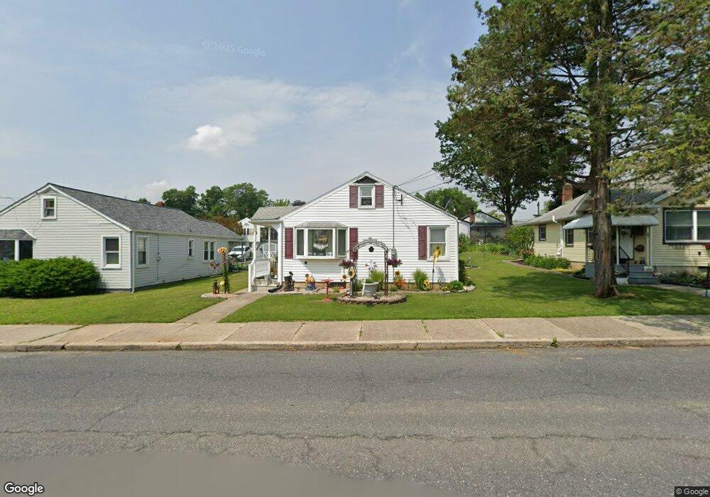 527 Center St, Slatington, PA 18080 - photo 1