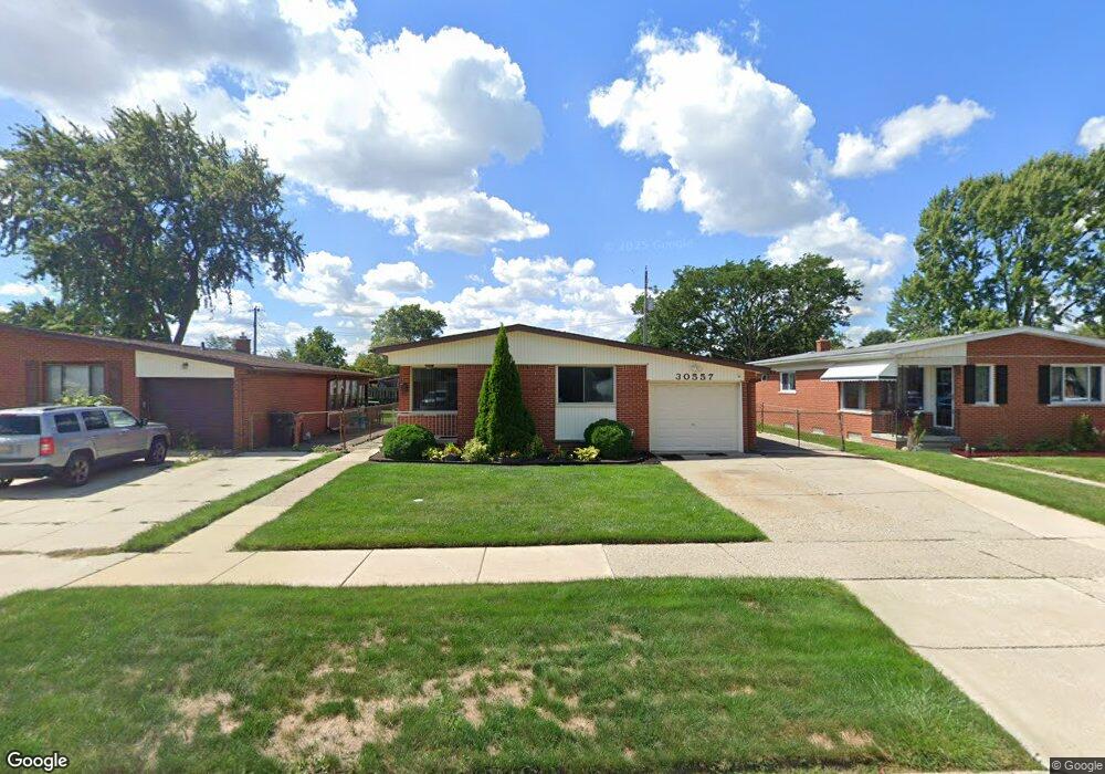 30557 Spybrook St, Roseville, MI 48066 - photo 1