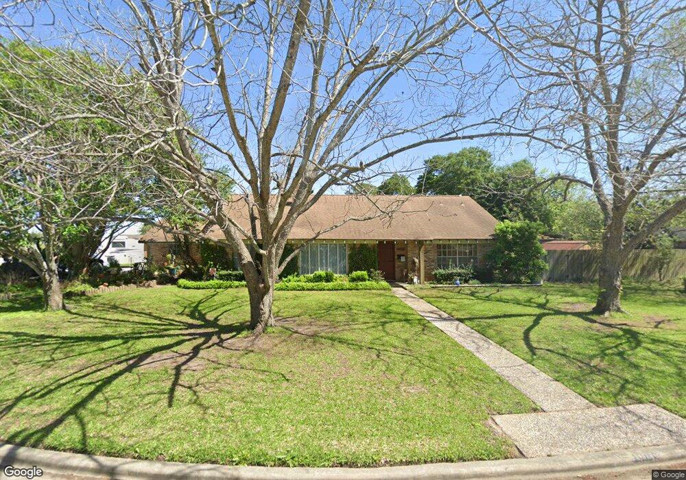 1909 Circle Dr, Bay City, TX 77414 - photo 1