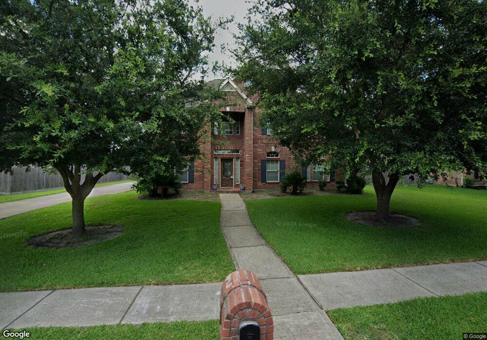 721 Falcon Lake Dr, Friendswood, TX 77546 - photo 1