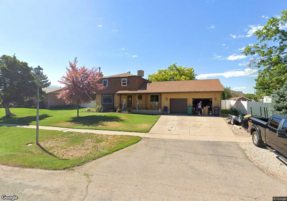 4588 Wedgewood Dr, Roy, UT 84067 - photo 1