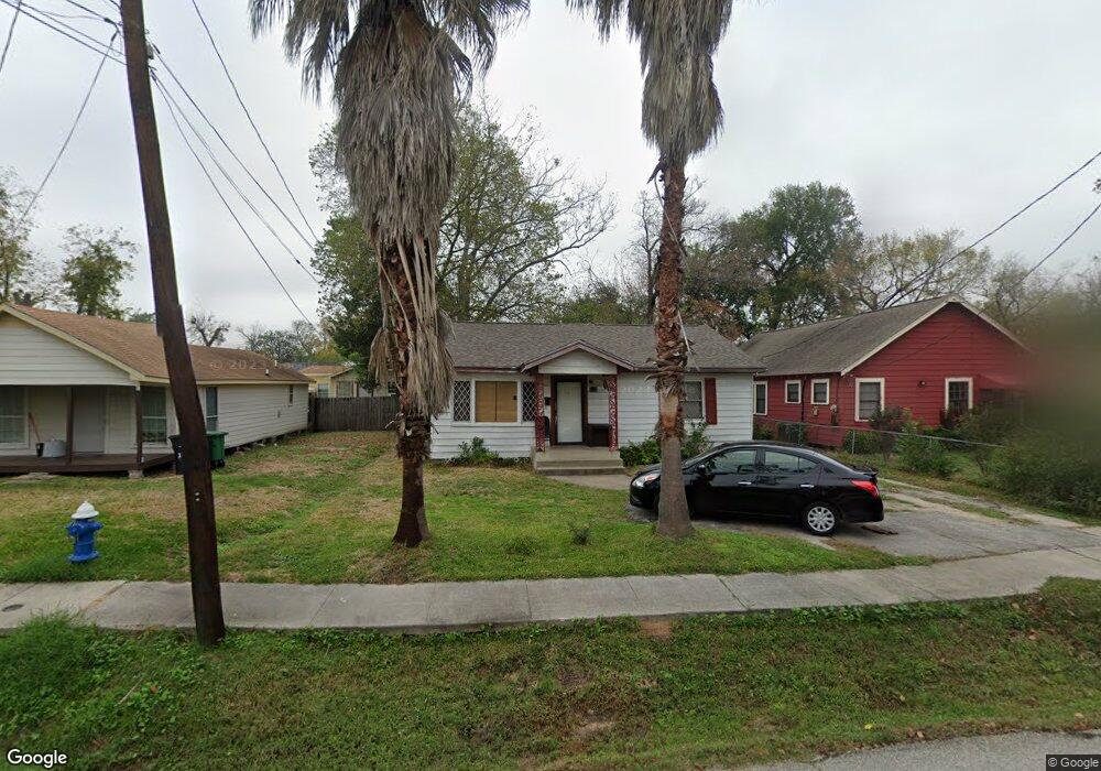 329 King St, Houston, TX 77022 - photo 1