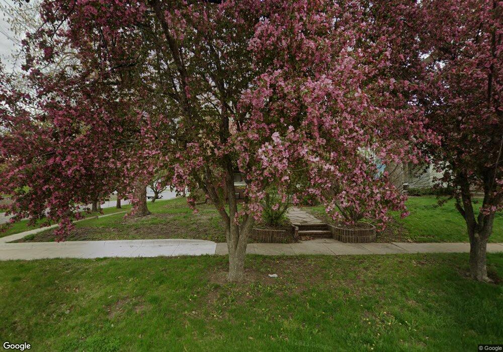 304 W 3rd St S, Newton, IA 50208 - photo 1