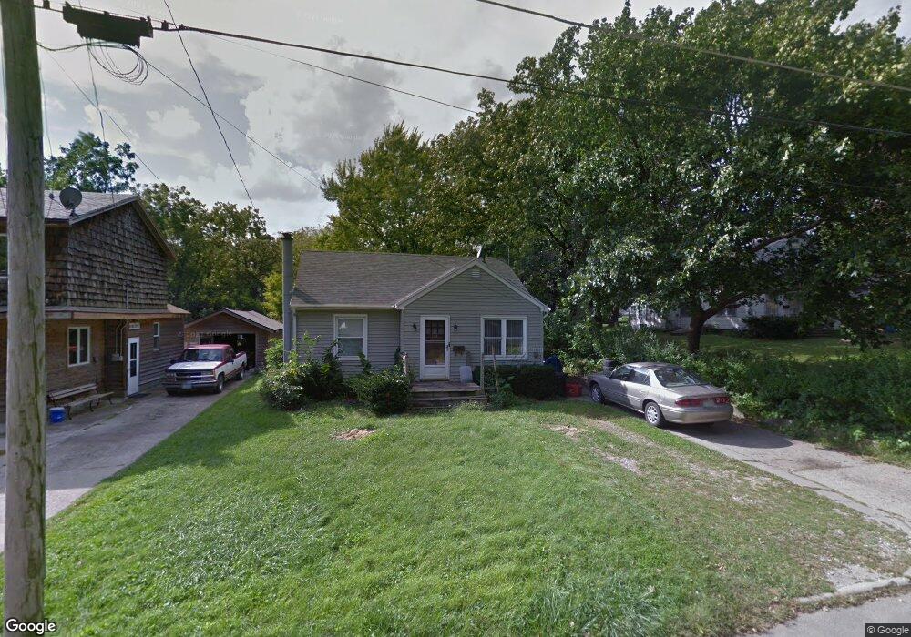 313 W 11th St N, Newton, IA 50208 - photo 1