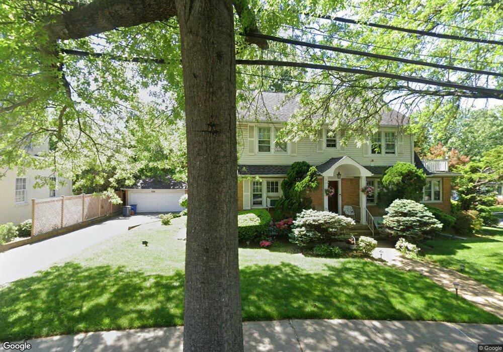 140 Arleigh Rd, Little Neck, NY 11363 - photo 1