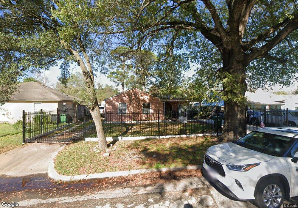 7333 Oak Hill Dr, Houston, TX 77087 - photo 1