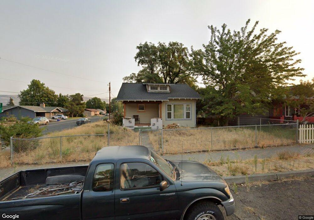 923 W 11th St, the Dalles, OR 97058 - photo 1