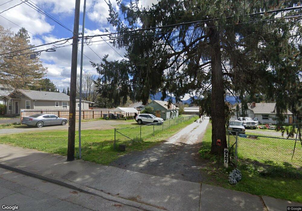 931 NE Savage St, Grants Pass, OR 97526 - photo 1