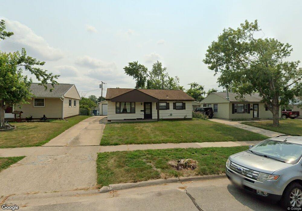 1527 10th Ave SW, Cedar Rapids, IA 52404 - photo 1