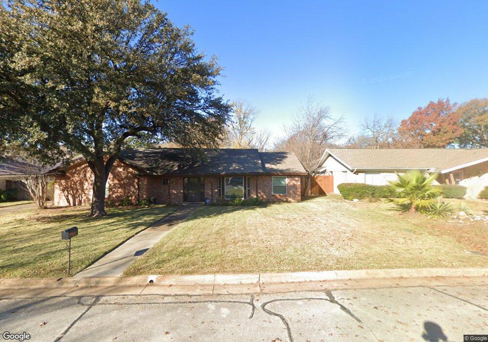 9 Lincolnshire Cir, Bedford, TX 76021 - photo 1