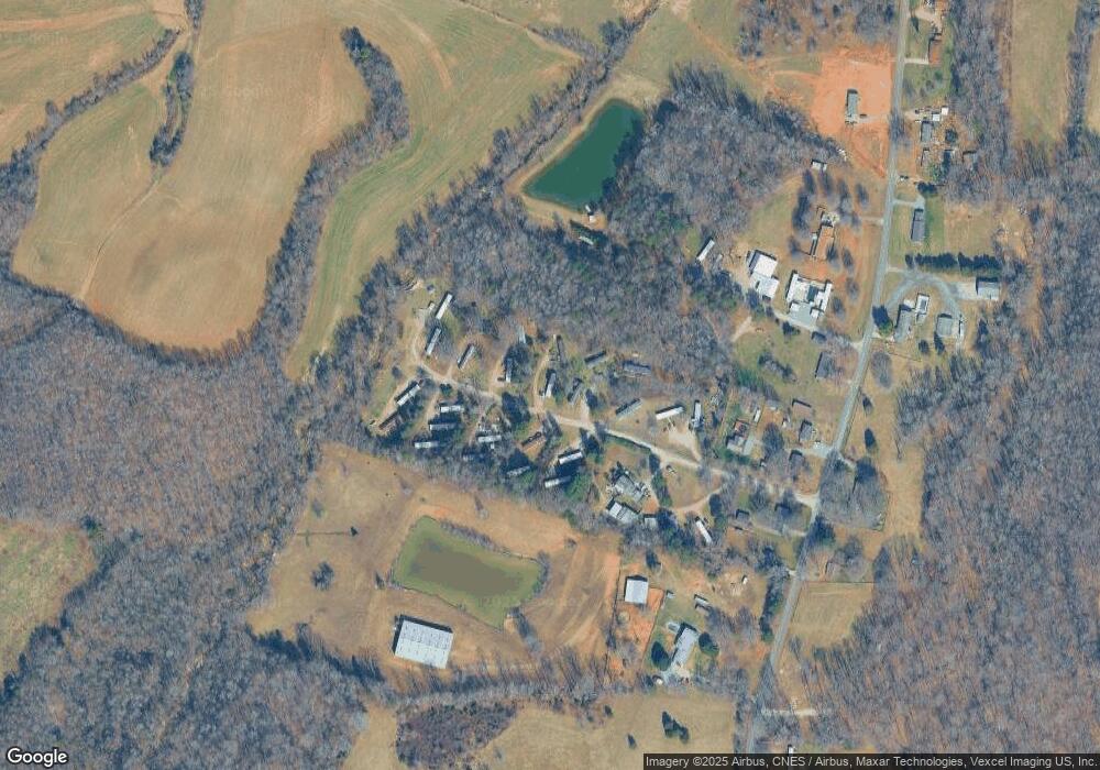 138 Henderson Dr, Statesville, NC 28677 - photo 1