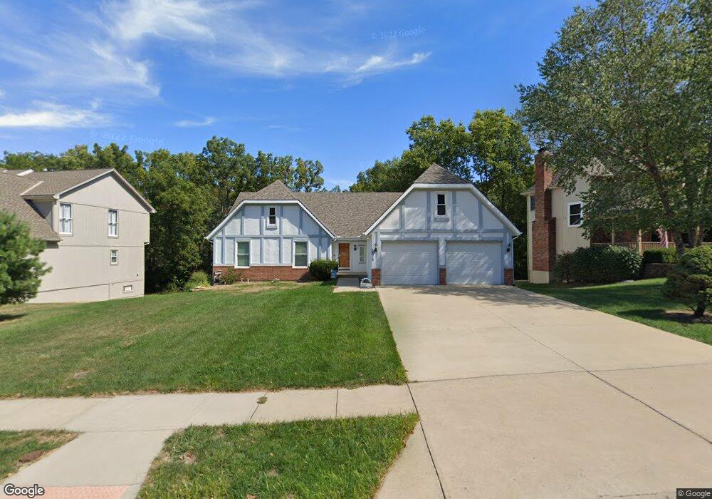 5915 Widmer Rd, Shawnee, KS 66216 - photo 1