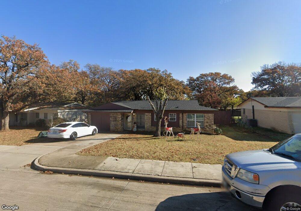 932 Jerry Ln, Bedford, TX 76022 - photo 1