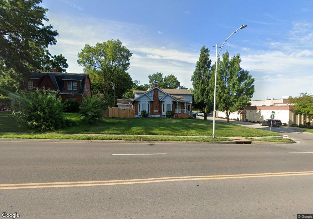 10821 Johnson Dr, Shawnee, KS 66203 - photo 1