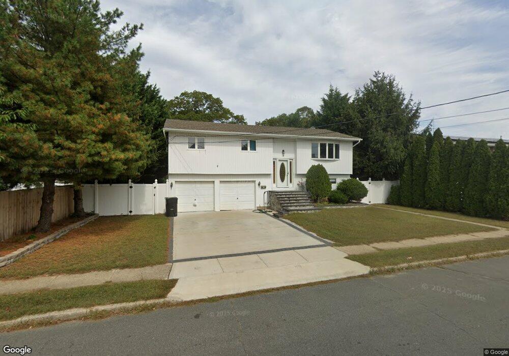 5 Columbine Ave, Islip, NY 11751 - photo 1