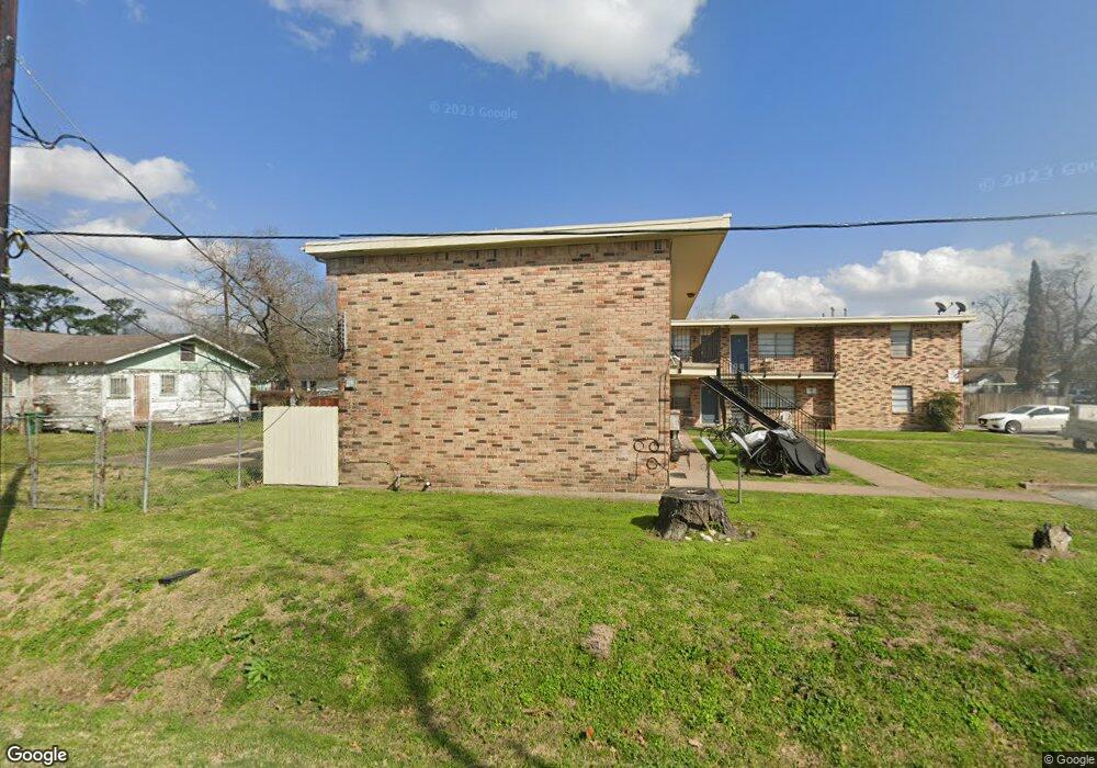 1201 Caplin St, Houston, TX 77022 - photo 1