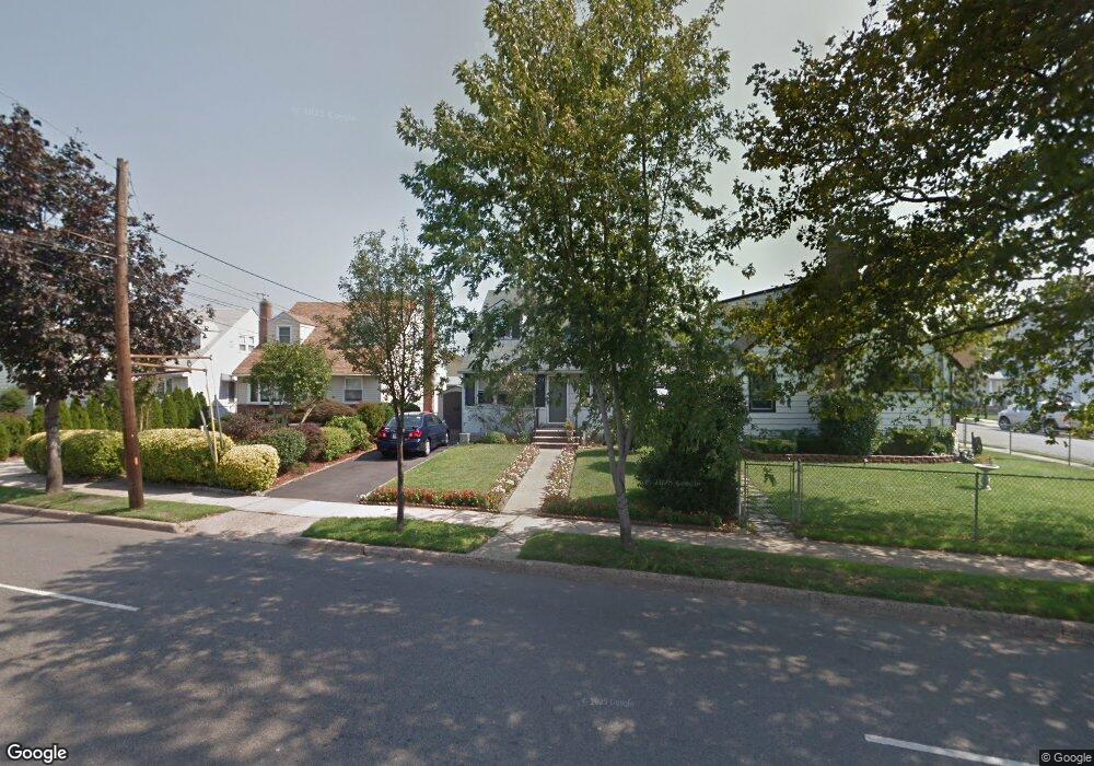 104 Roslyn Rd, Mineola, NY 11501 - photo 1