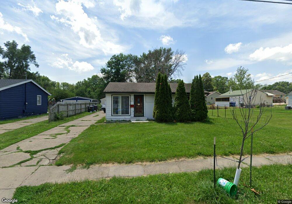 411 E Dunham Ave, Des Moines, IA 50315 - photo 1