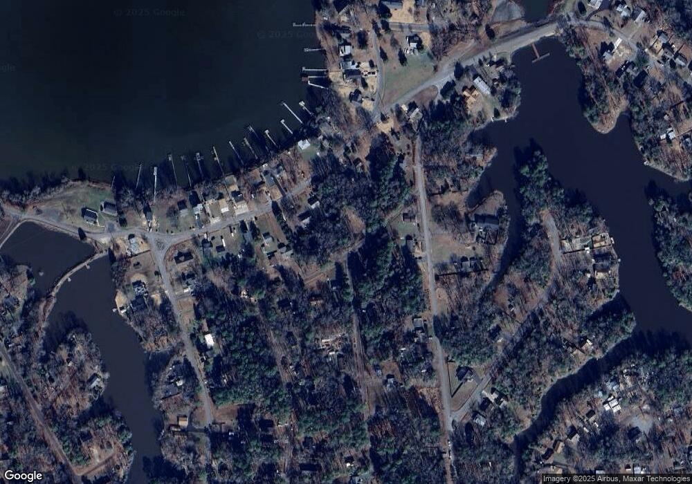 25 Shorewood Dr, Colonial Beach, VA 22443 - photo 1