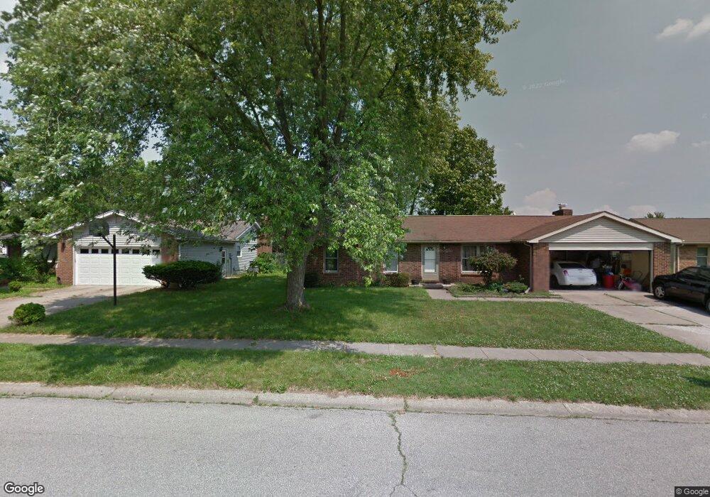 3033 Fox Pointe Dr, Columbus, IN 47203 - photo 1