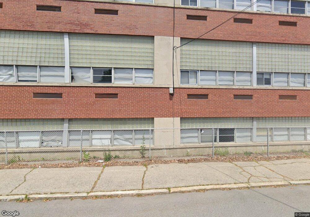 723 Central Ave, Pawtucket, RI 02861 - photo 1