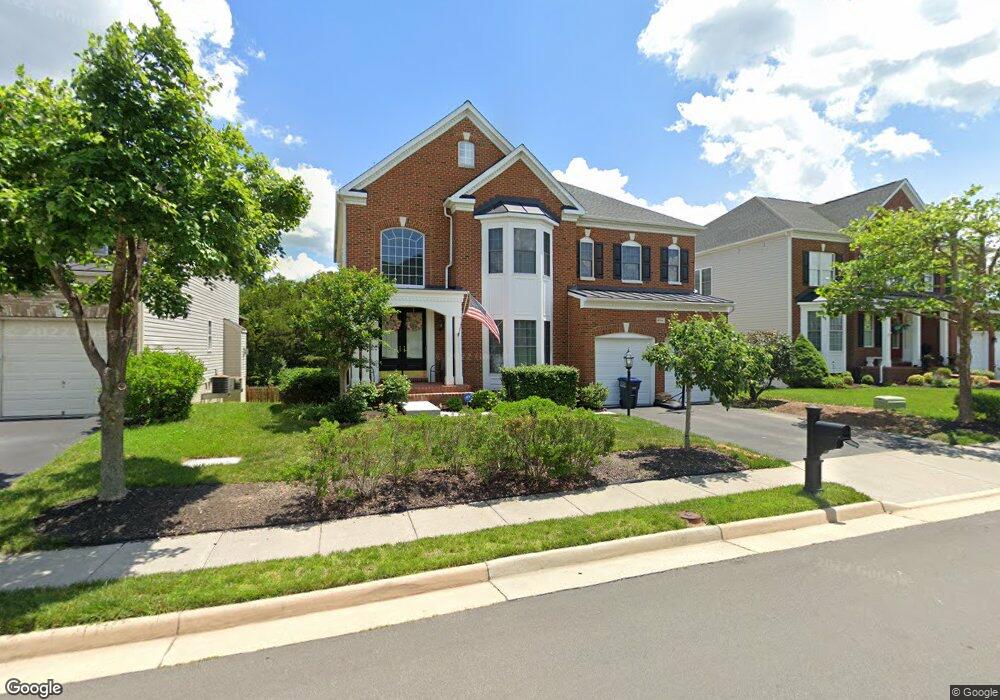 25754 South Village Dr, Chantilly, VA 20152 - photo 1