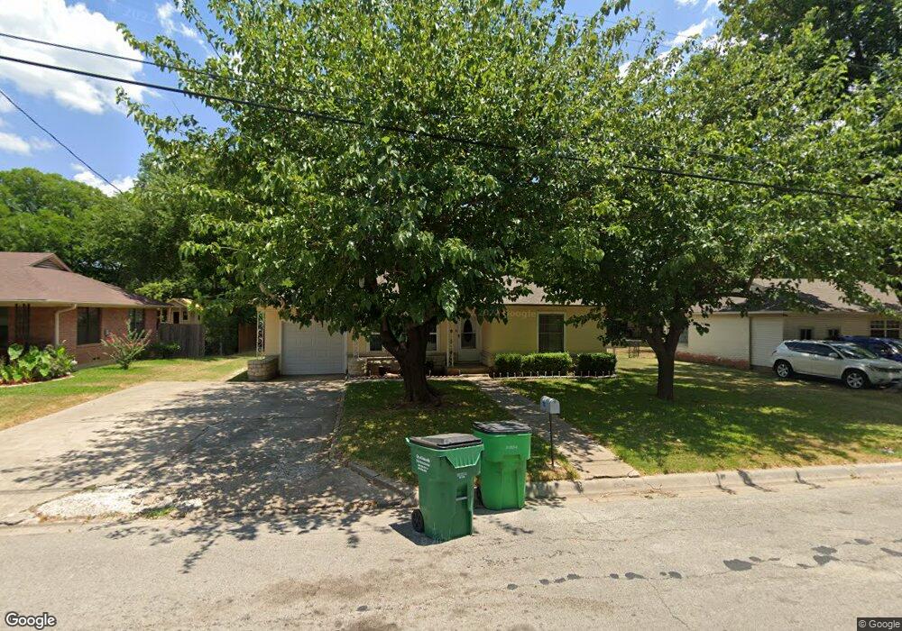 1112 Whaley Dr, Gainesville, TX 76240 - photo 1