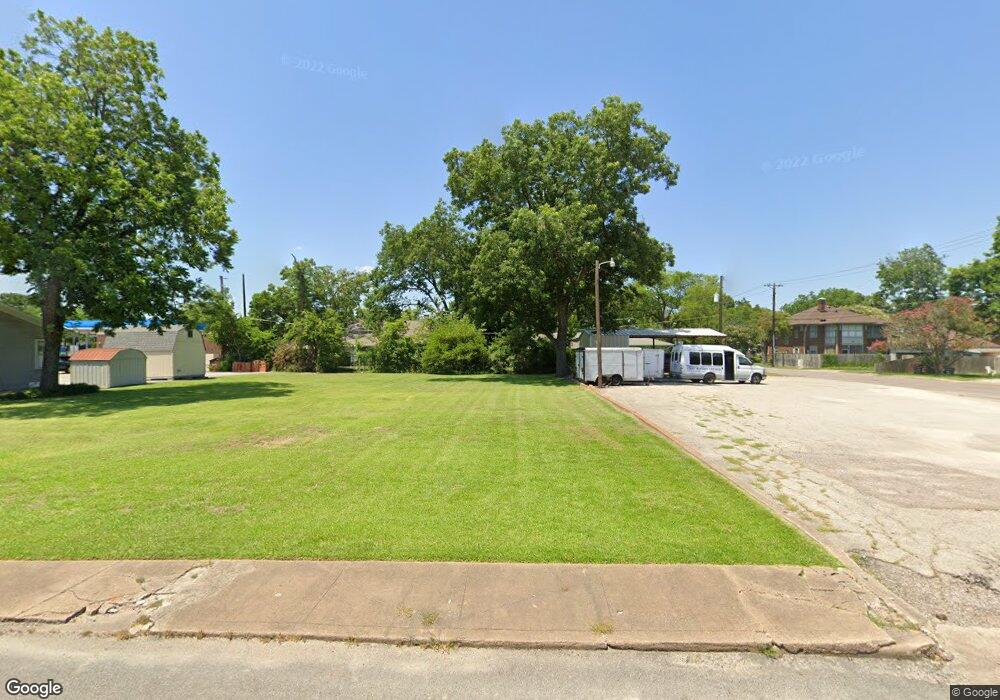 217 E 8th St, Bonham, TX 75418 - photo 1