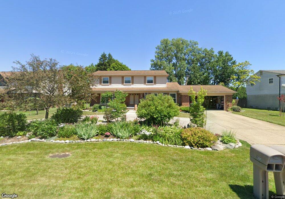 6045 Wynford Dr, West Bloomfield, MI 48322 - photo 1