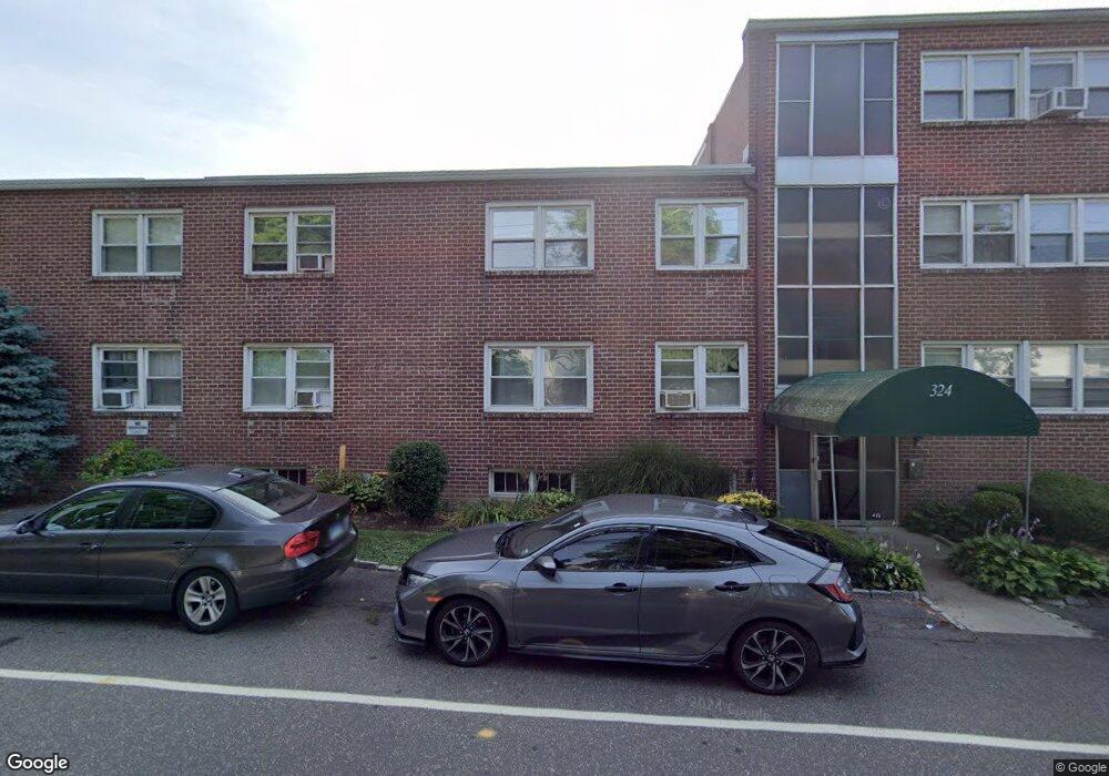 324 Strawberry Hill Ave unit B202, Norwalk, CT 06851 - photo 1