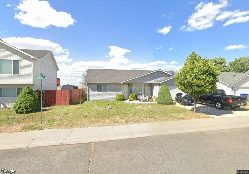 323 Beverly Ave, Medical Lake, WA 99022 - photo 1