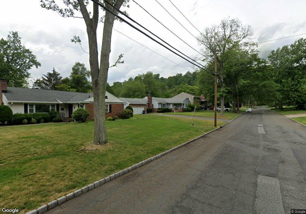 221 Robin Hood Rd, Mountainside, NJ 07092 - photo 1