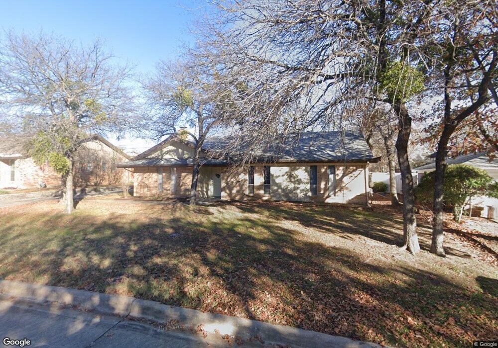 705 Kentwood Cir, Bedford, TX 76021 - photo 1