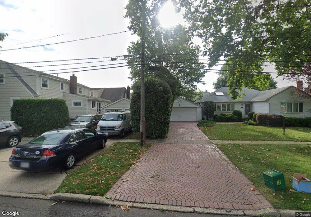 36 Dover Pkwy N, Garden City, NY 11530 - photo 1