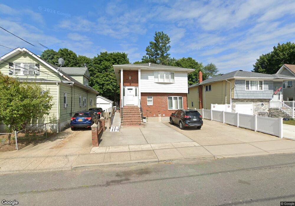 127 Courthouse Rd, Franklin Square, NY 11010 - photo 1