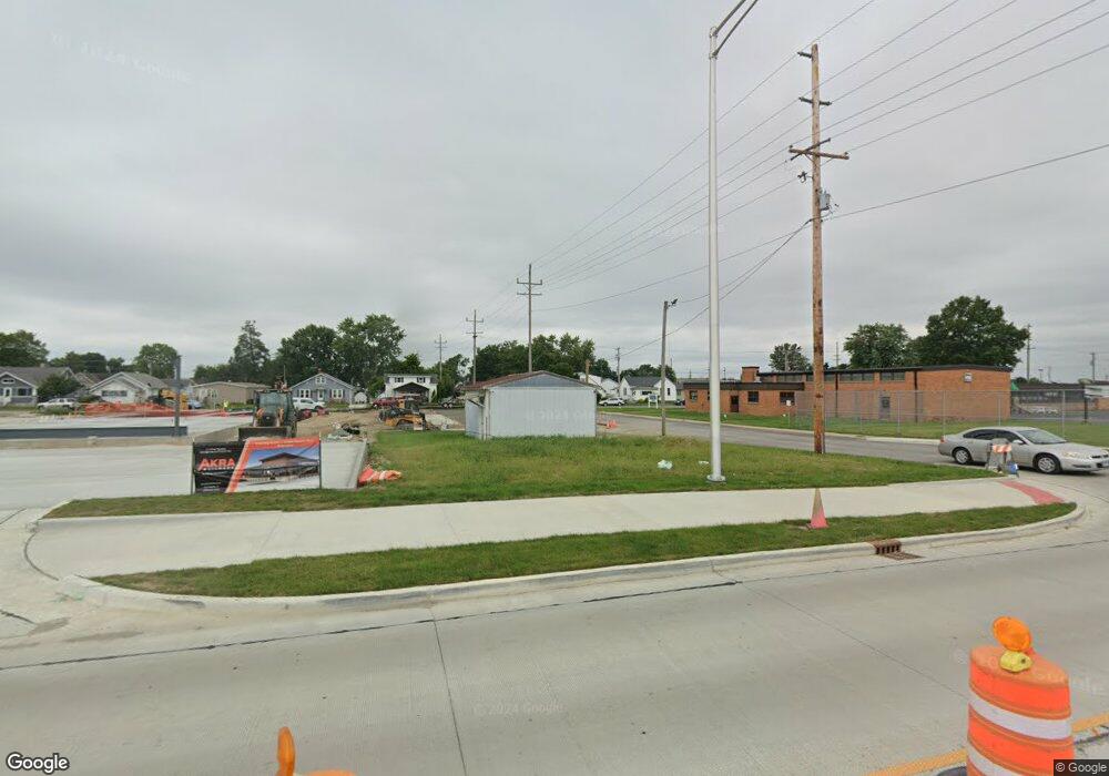 809 W Fayette Ave, Effingham, IL 62401 - photo 1