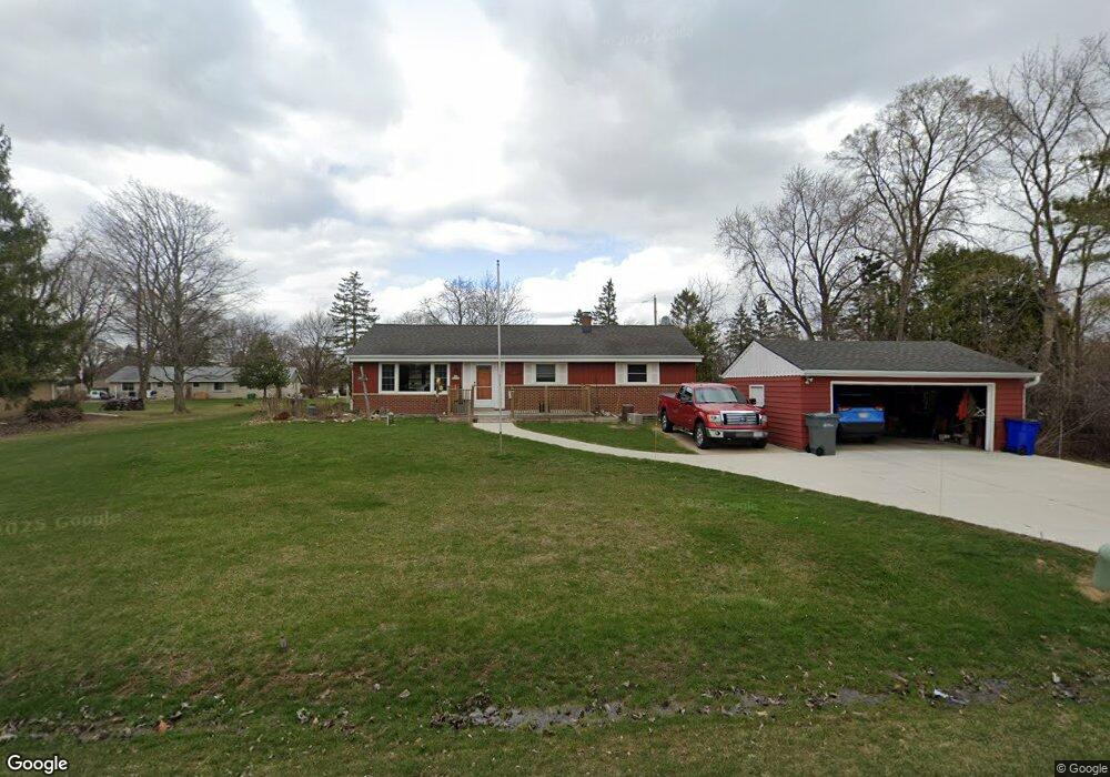 S68W13716 Bristlecone Ln, Muskego, WI 53150 - photo 1