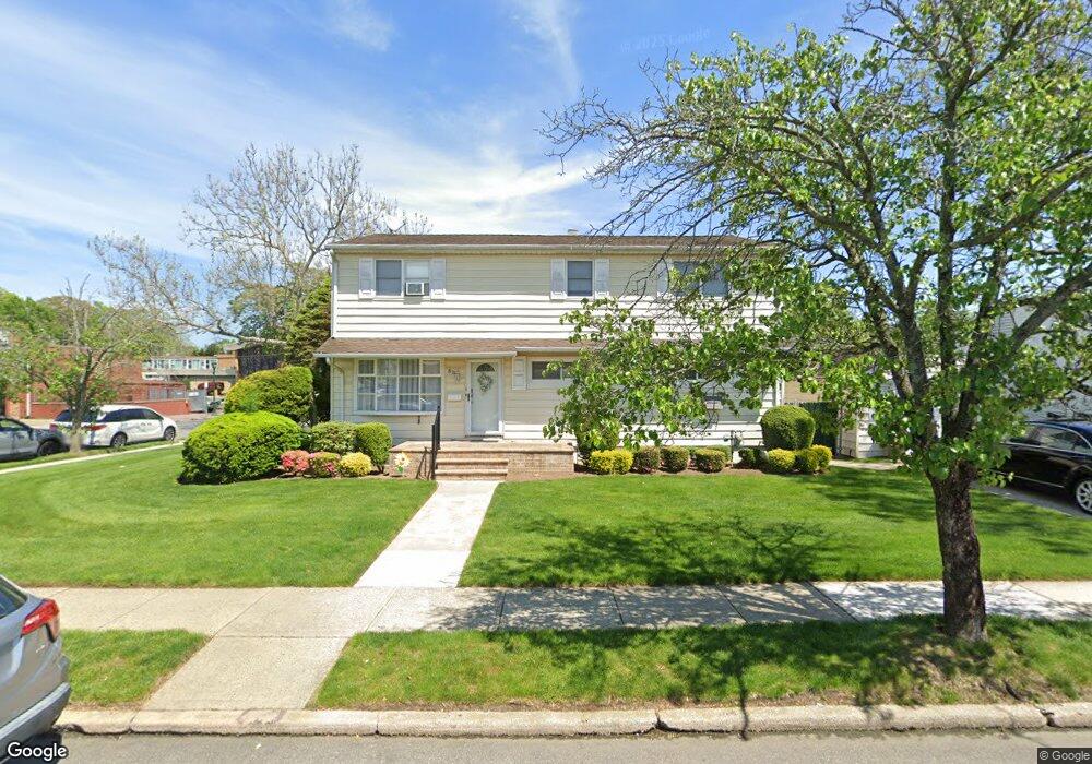 611 Patterson Ave, Franklin Square, NY 11010 - photo 1