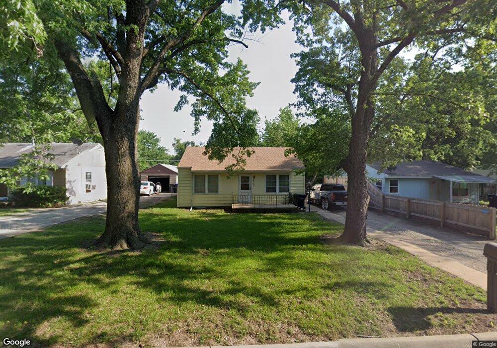 813 SE 33rd St, Topeka, KS 66605 - photo 1
